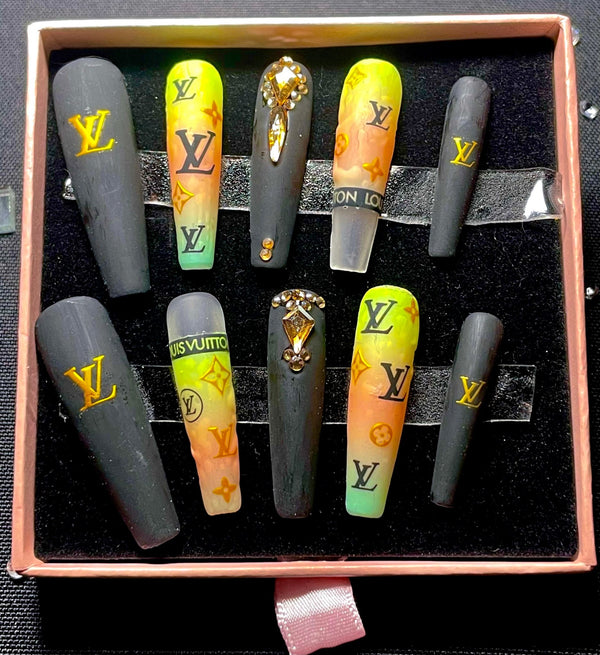 Lv Rainbow Queen - Missvillan- press on nails